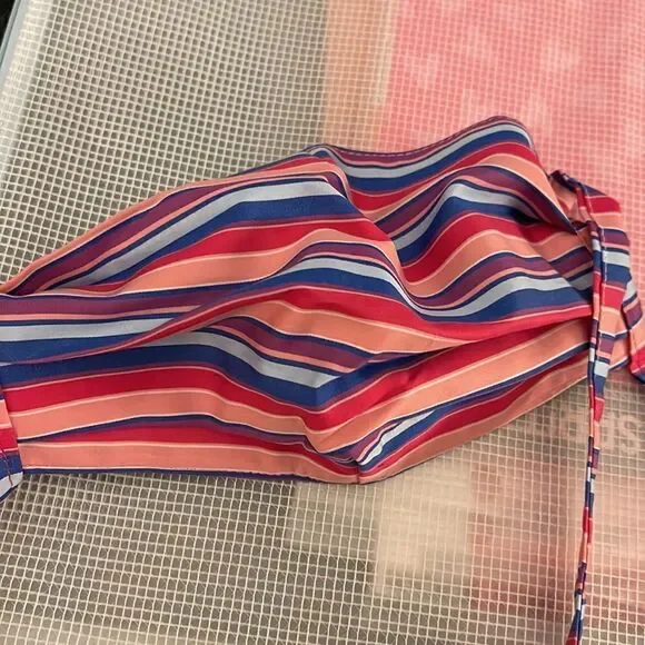 Multi-colored striped cloth face mask - Picture 4 of 4
